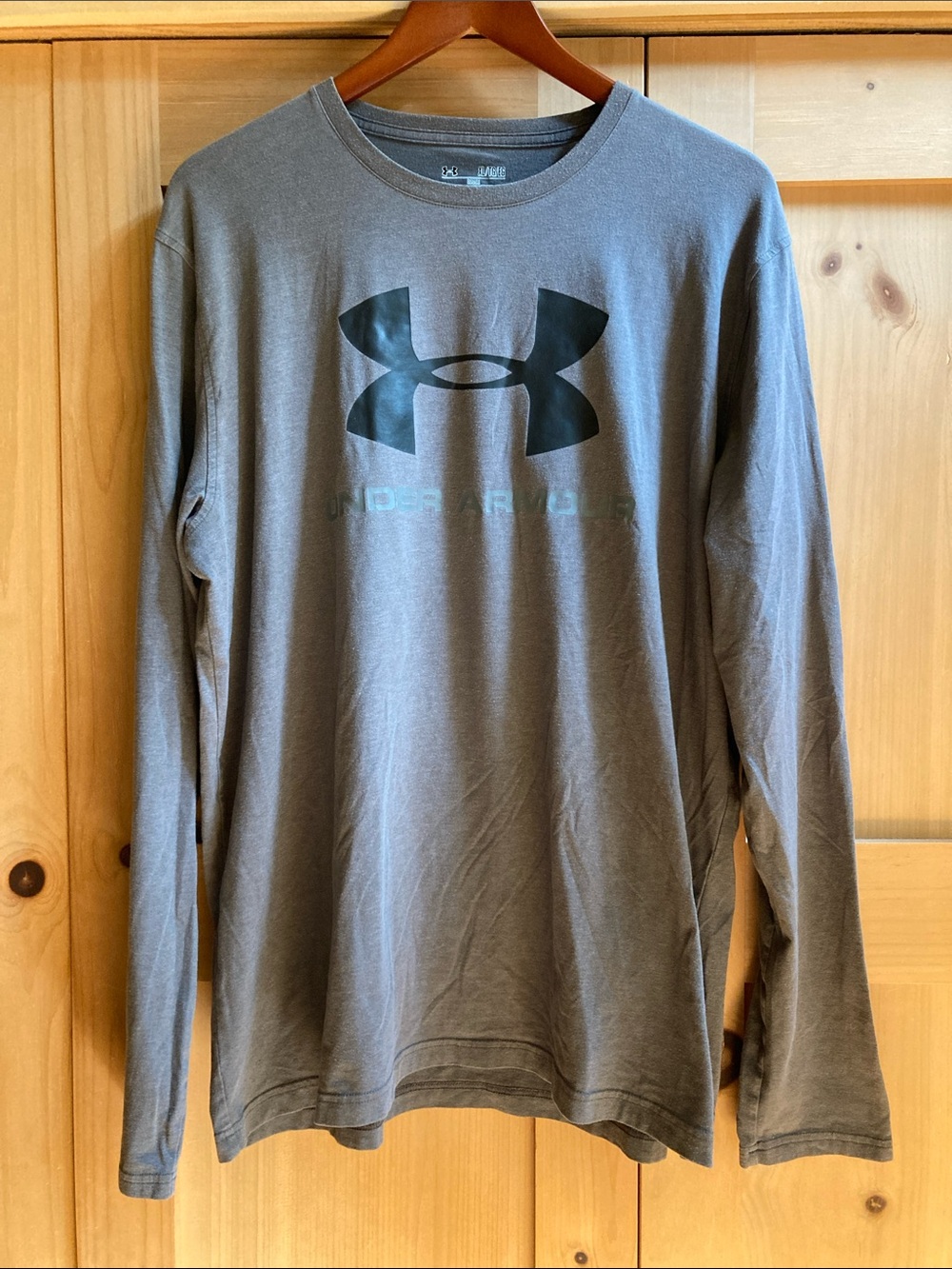 Under Armour Men's Heat Gear Loose Fit Long Sleeve Shirt